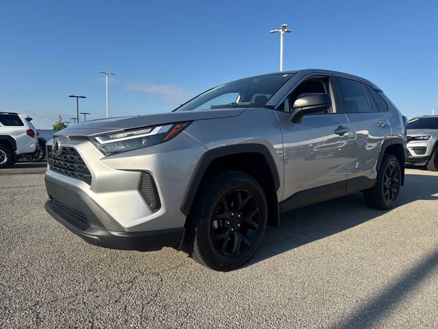 Used 2024 Toyota RAV4 LE FWD video 2