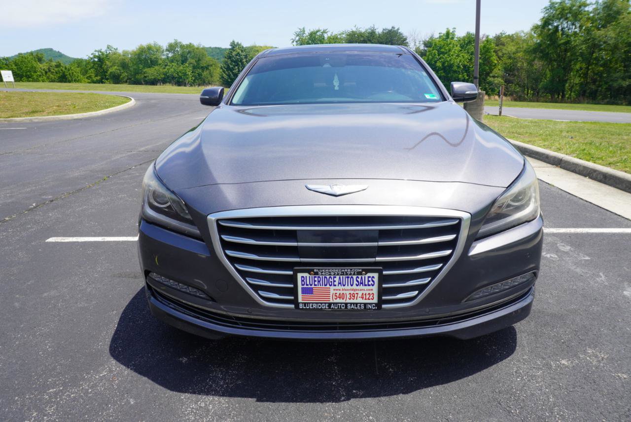 Used 2015 Hyundai Genesis 5.0 RWD image 2