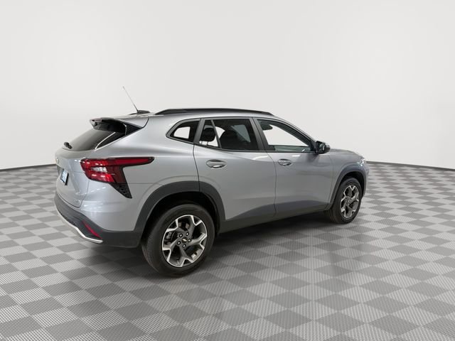 Certified 2025 Chevrolet Trax LT w/ LT Convenience Package FWD image 11