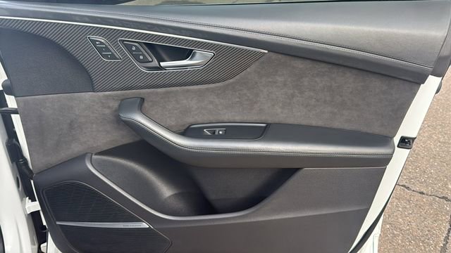 Used 2022 Audi RS Q8 image 11