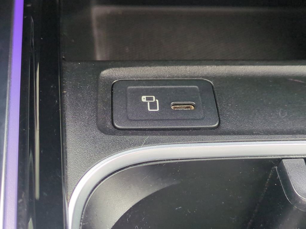 Used 2023 Mercedes-Benz EQB 300 4MATIC image 25