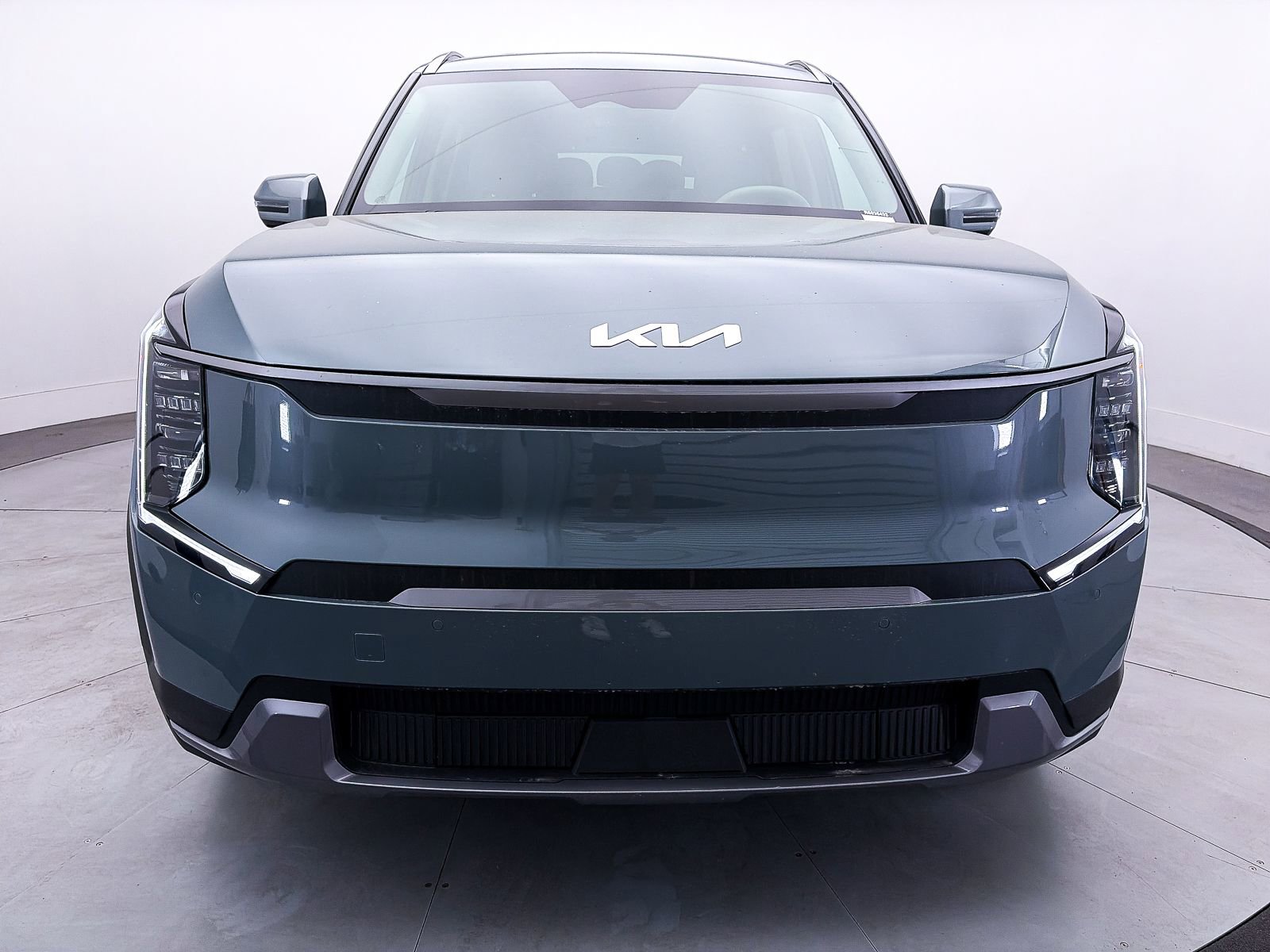 Used 2024 Kia EV9 Wind image 12