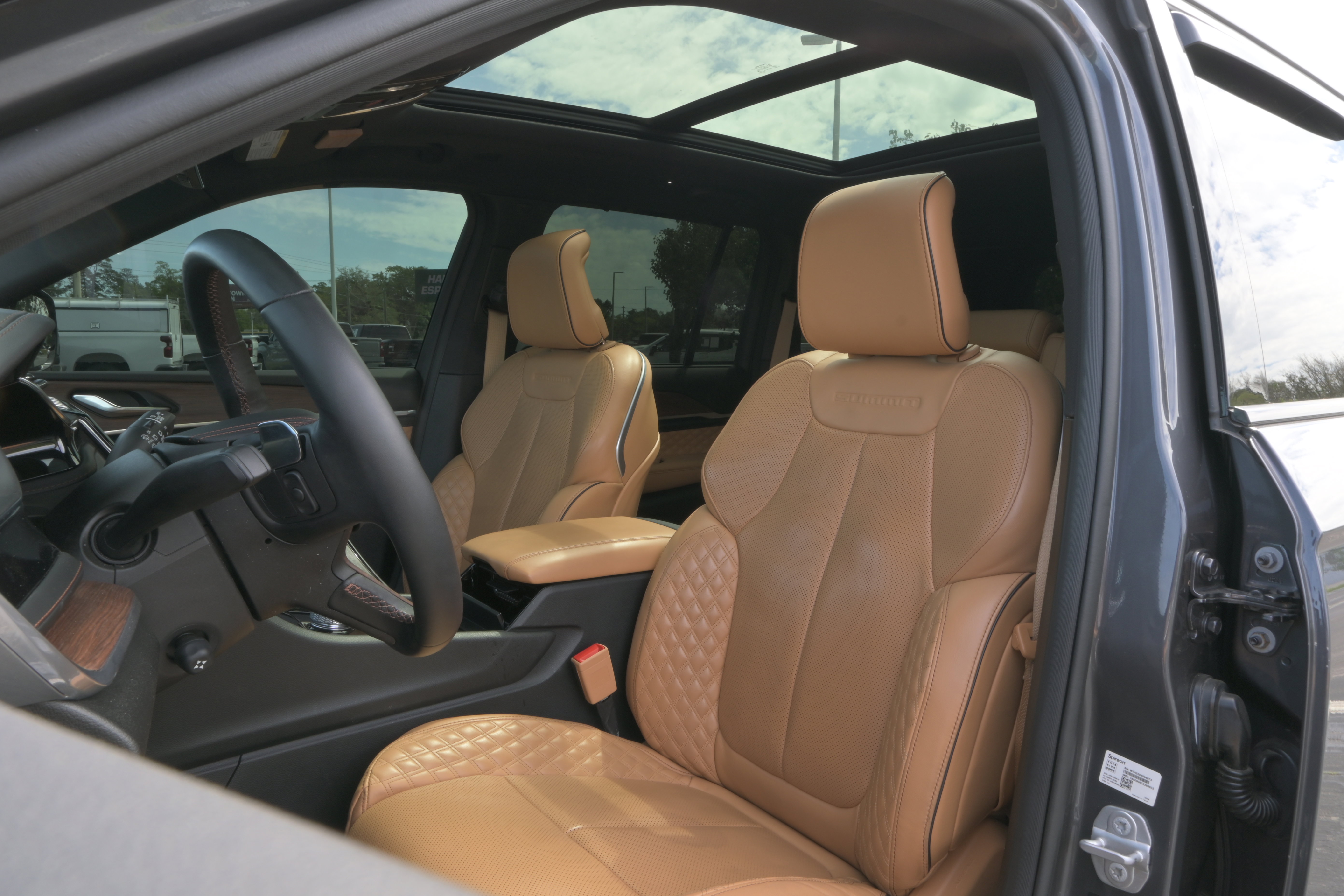 Used 2023 Jeep Grand Cherokee Summit w/ Adv Protech Group IV RWD image 9