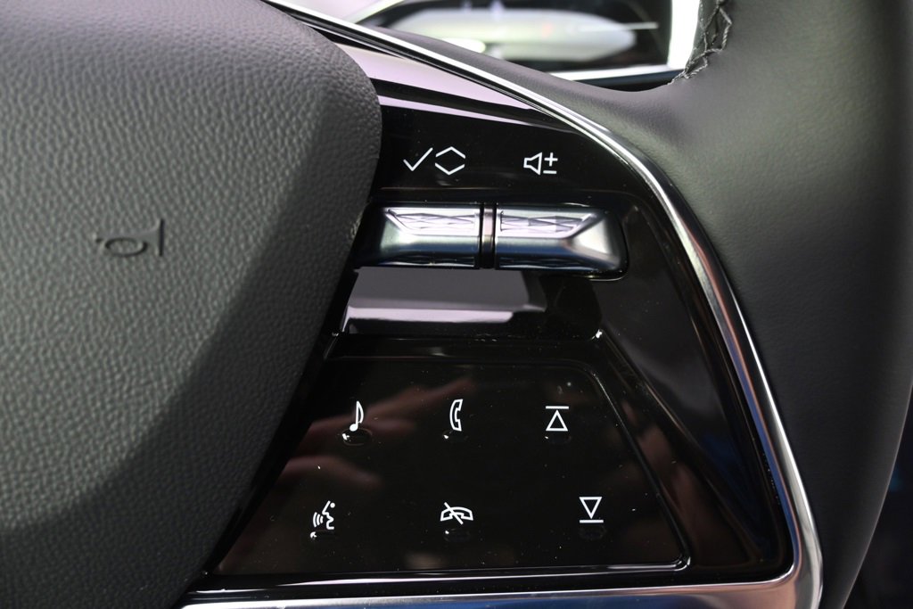 New 2026 Cadillac Vistiq Luxury w/ LPO, Floor Liner Package image 35