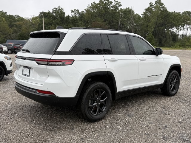 New 2027 Jeep Grand Cherokee Altitude RWD image 4