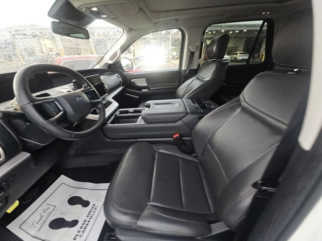 Used 2025 Ford Expedition Active AWD/4WD image 7