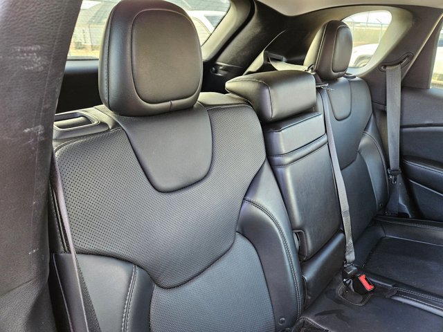 Used 2019 Jeep Cherokee Limited image 20