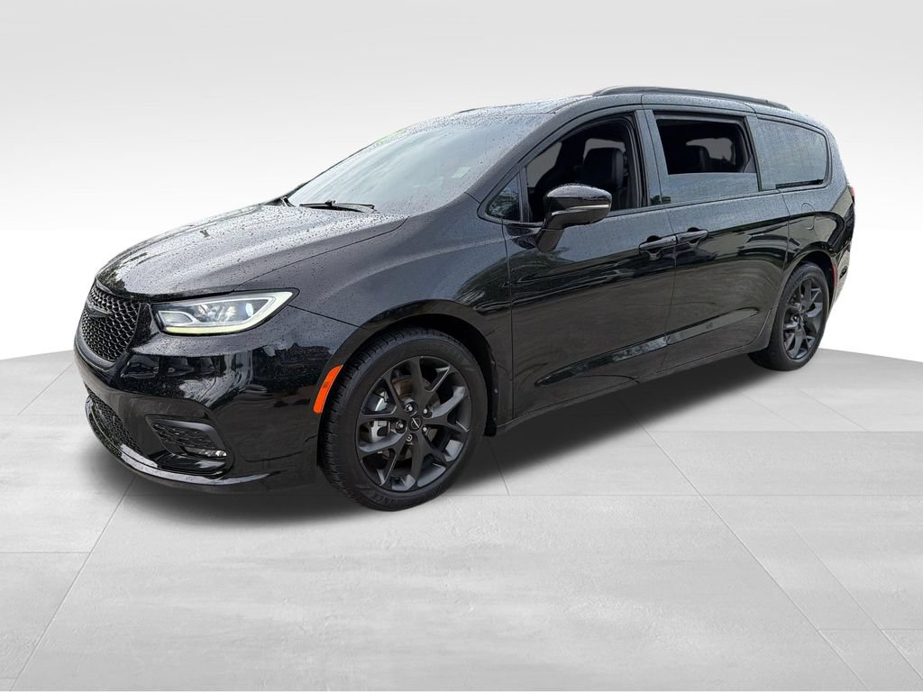 Used 2022 Chrysler Pacifica Limited w/ S Appearance Package FWD image 3