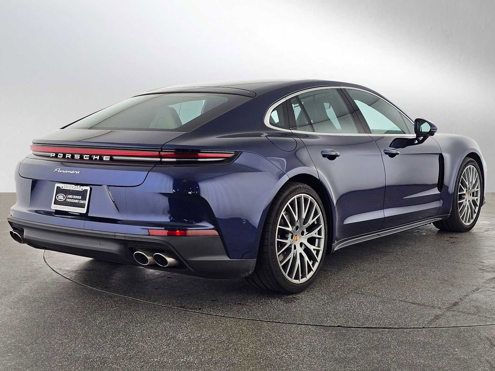 Used 2024 Porsche Panamera 4 image 5
