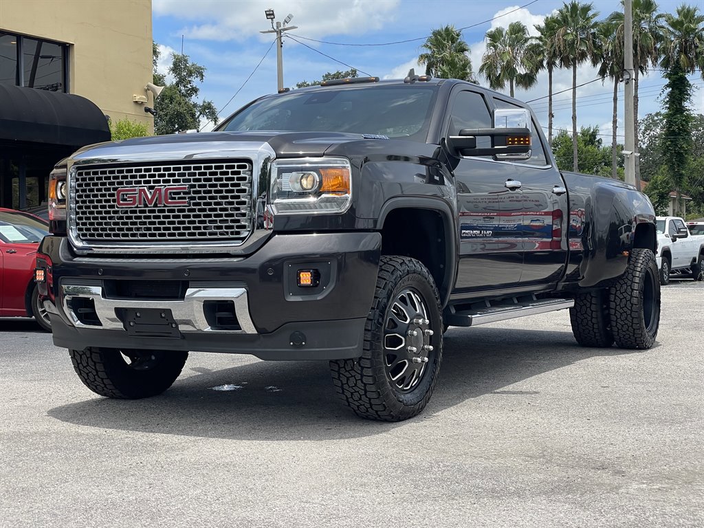 Used 2015 GMC Sierra 3500 Denali w/ Duramax Plus Package image 18