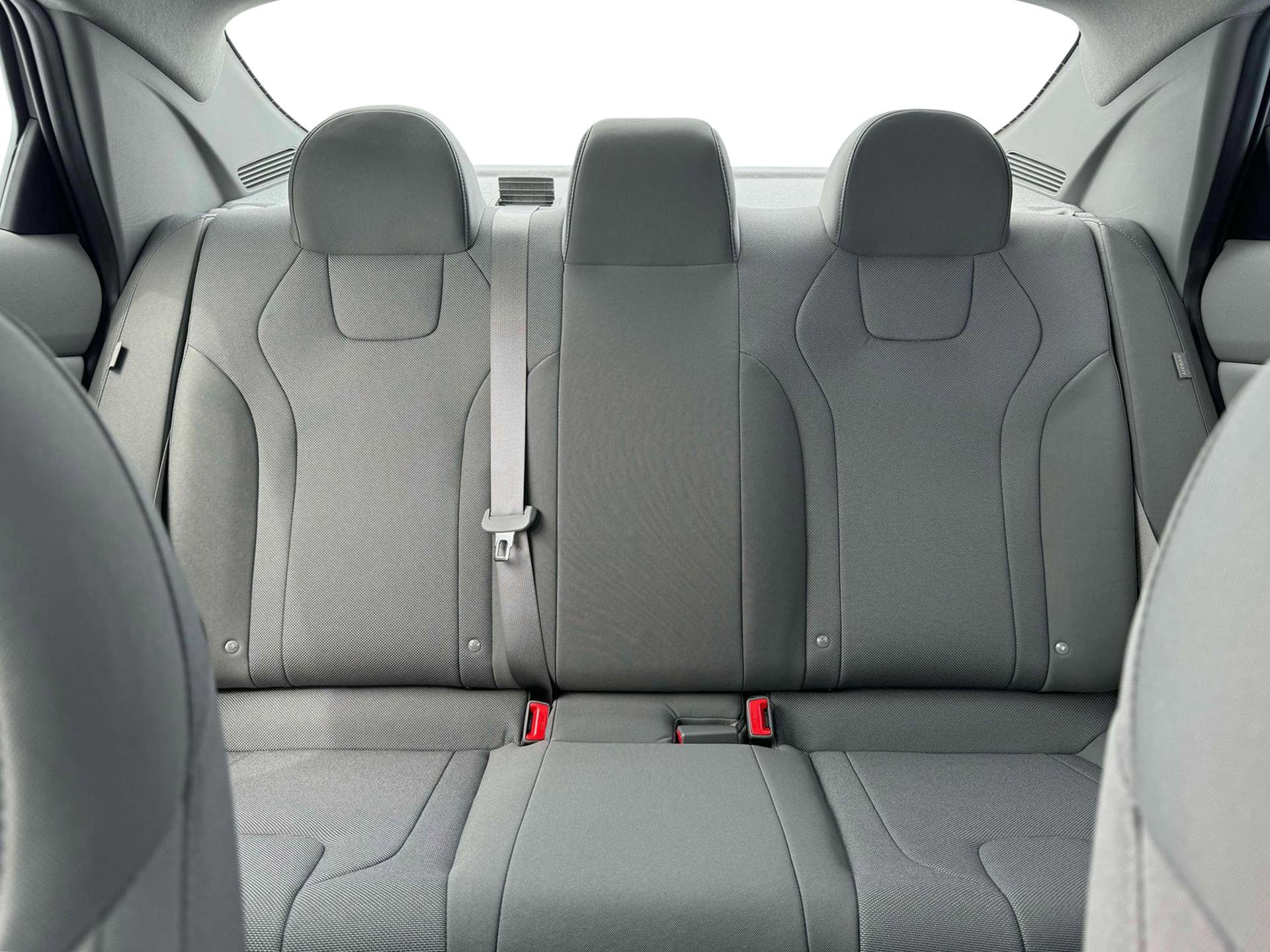 New 2025 Hyundai Elantra SE image 16