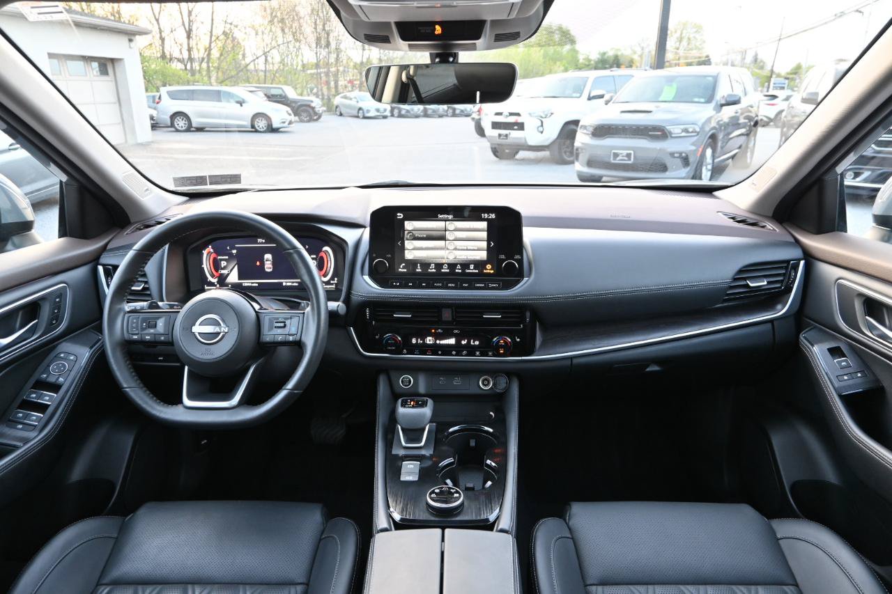 Used 2023 Nissan Rogue Platinum w/ Platinum Premium Package AWD/4WD image 2
