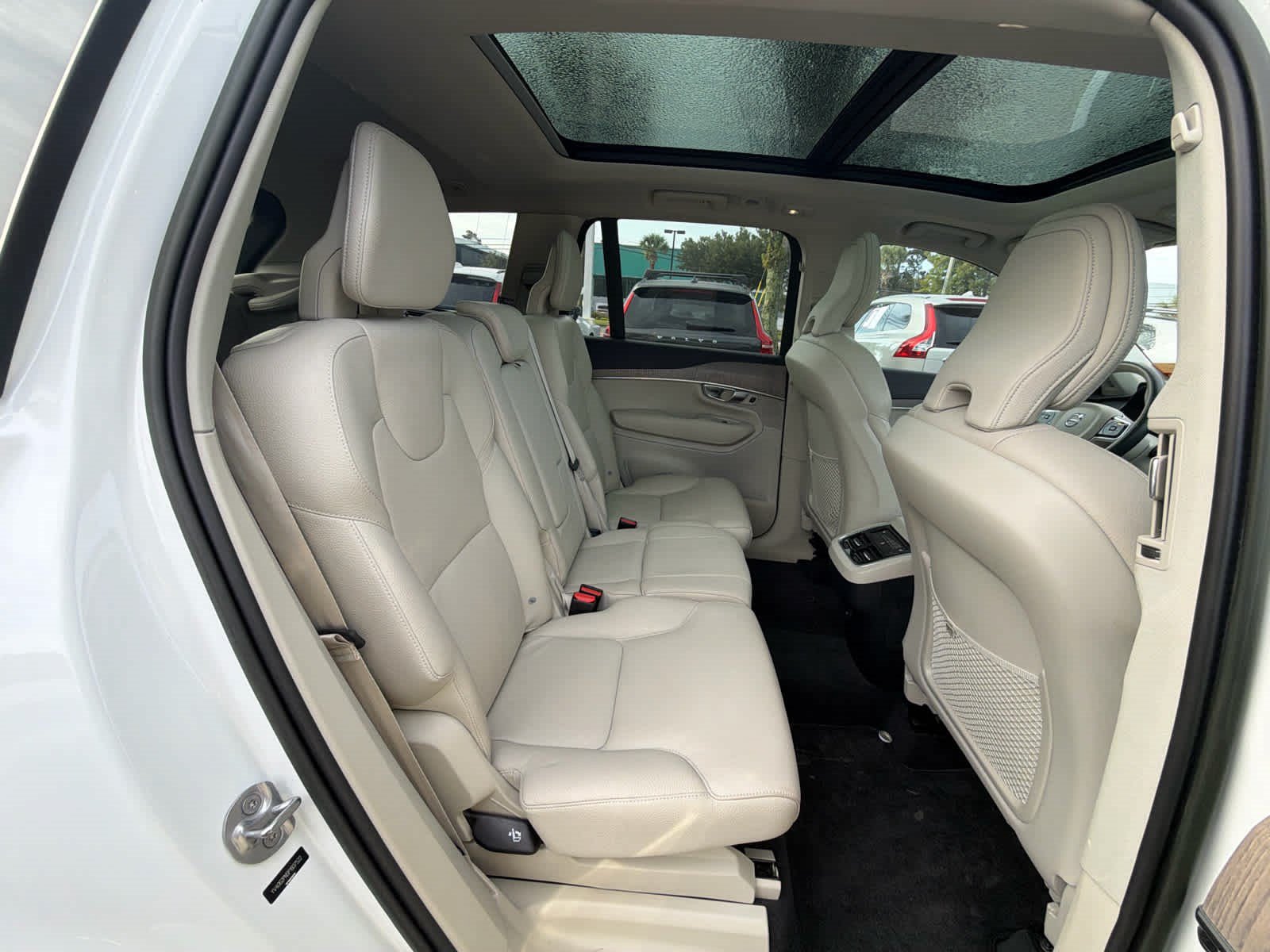 Certified 2023 Volvo XC90 B6 Plus w/ Protection Package Premier AWD/4WD image 22