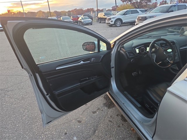 Used 2017 Ford Fusion Titanium image 44