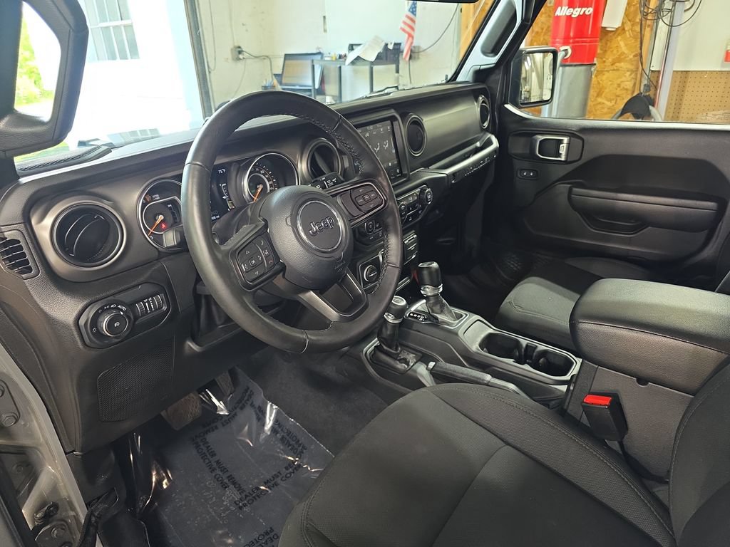 Used 2022 Jeep Wrangler Unlimited Sport AWD/4WD image 15