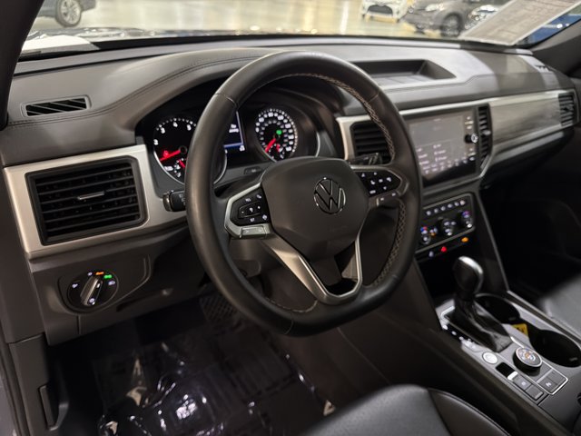 Certified 2021 Volkswagen Atlas Cross Sport SE w/ Panoramic Sunroof Package AWD/4WD image 15