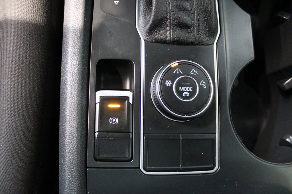 Used 2018 Volkswagen Atlas Launch Edition image 25