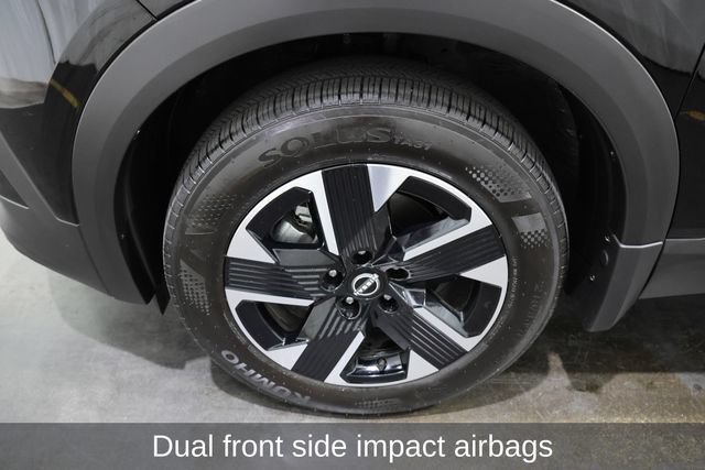 Used 2025 Nissan Kicks SV AWD/4WD image 10