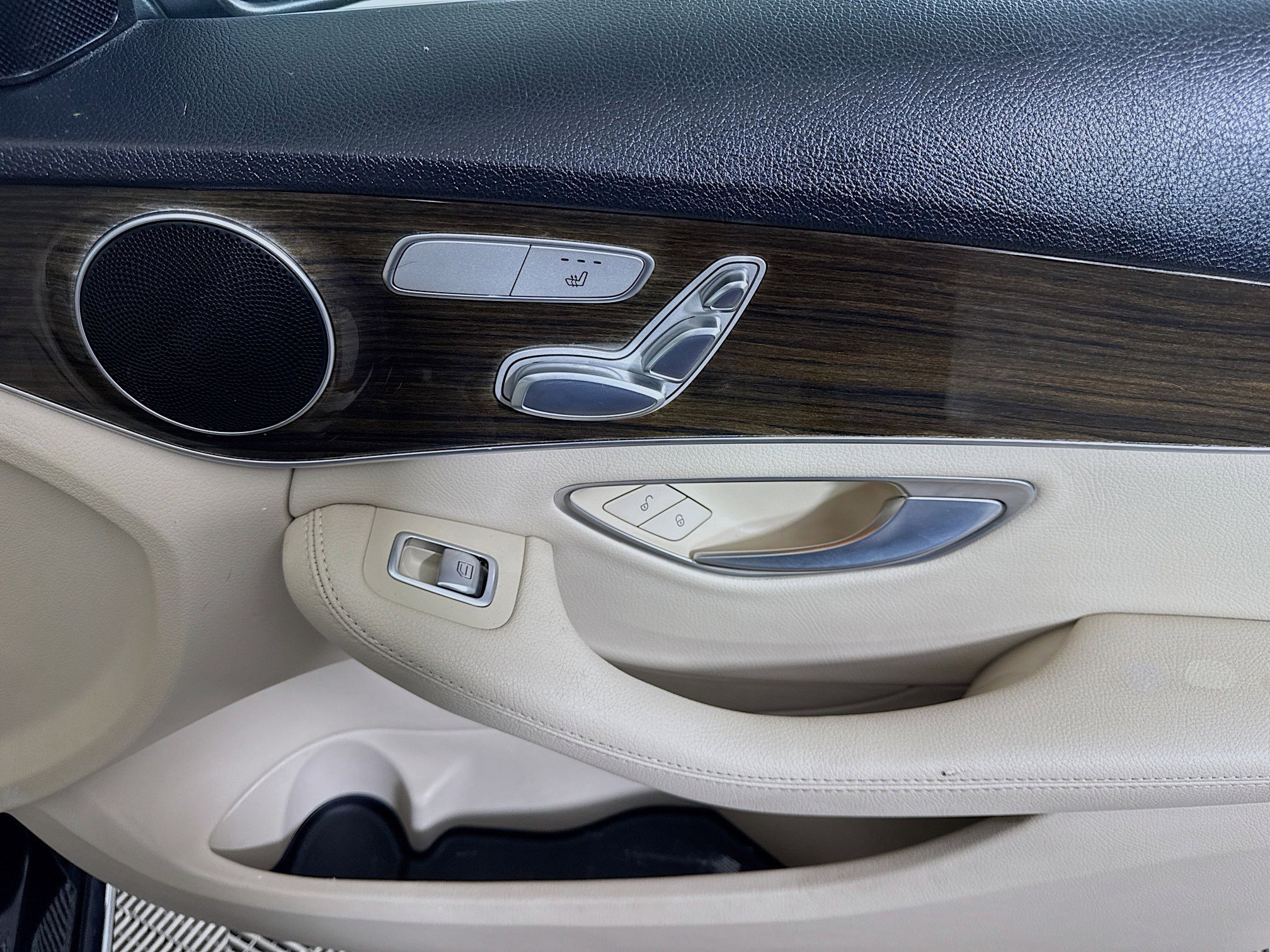 Used 2021 Mercedes-Benz C 300 Sedan image 31