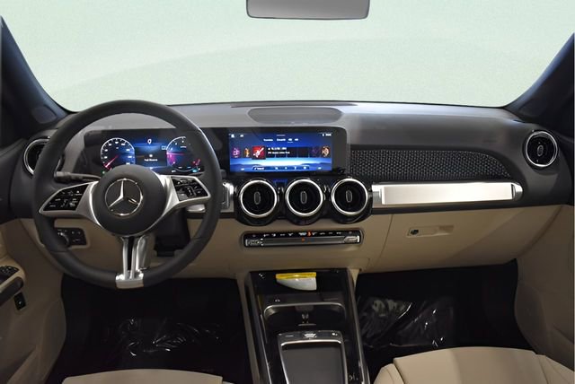 New 2026 Mercedes-Benz GLB 250 4MATIC image 8
