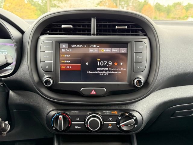 Used 2025 Kia Soul LX FWD image 19