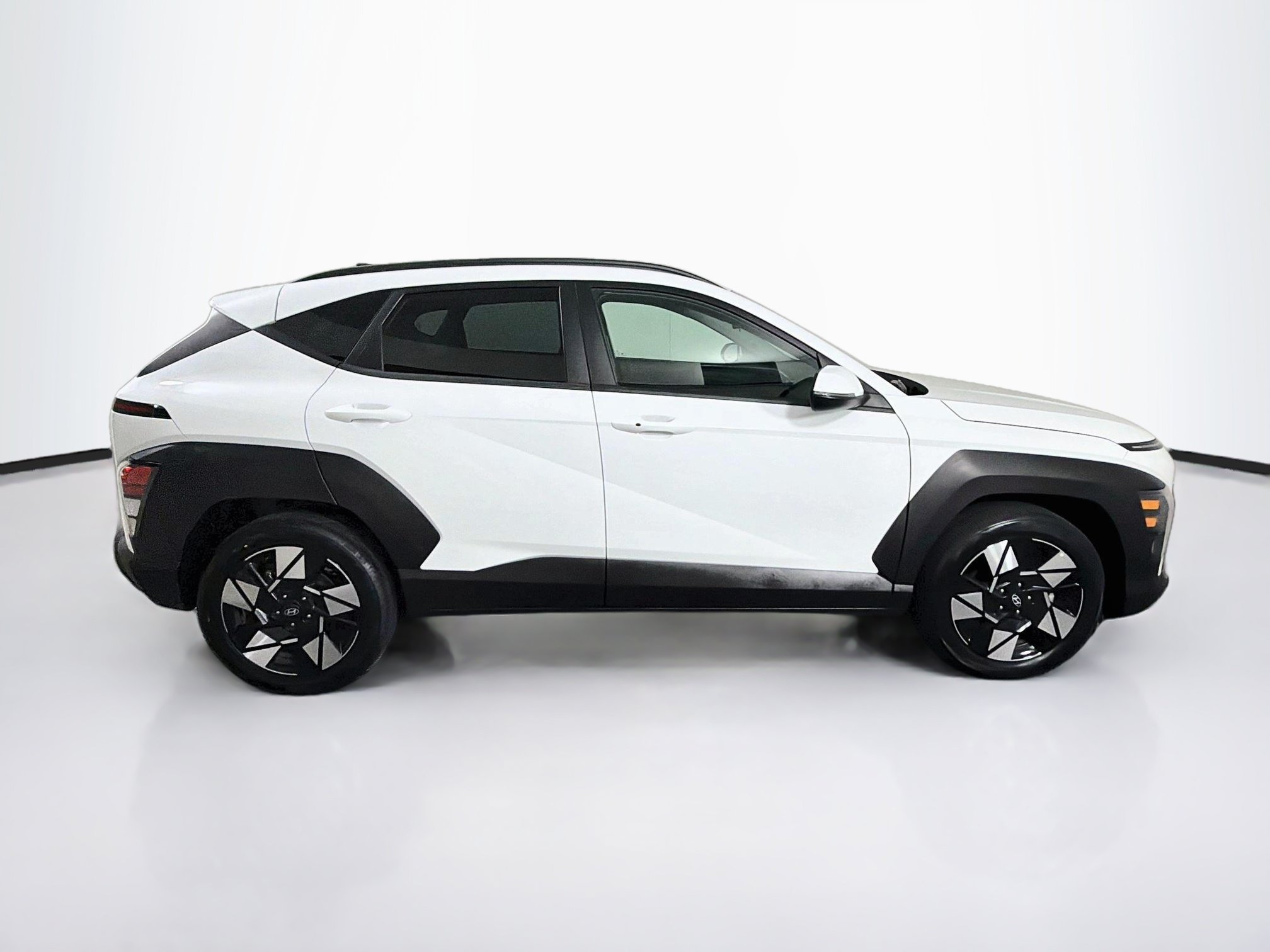 Used 2025 Hyundai Kona SEL FWD image 10