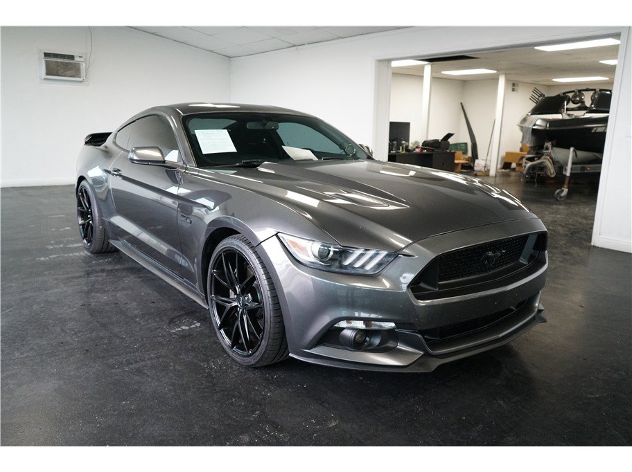 Used 2017 Ford Mustang GT image 9