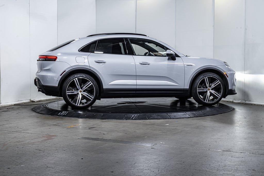 Certified 2025 Porsche Macan Electric image 8