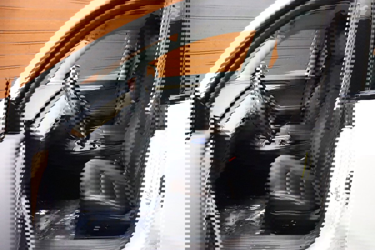 Used 2021 Tesla Model 3 Long Range image 33