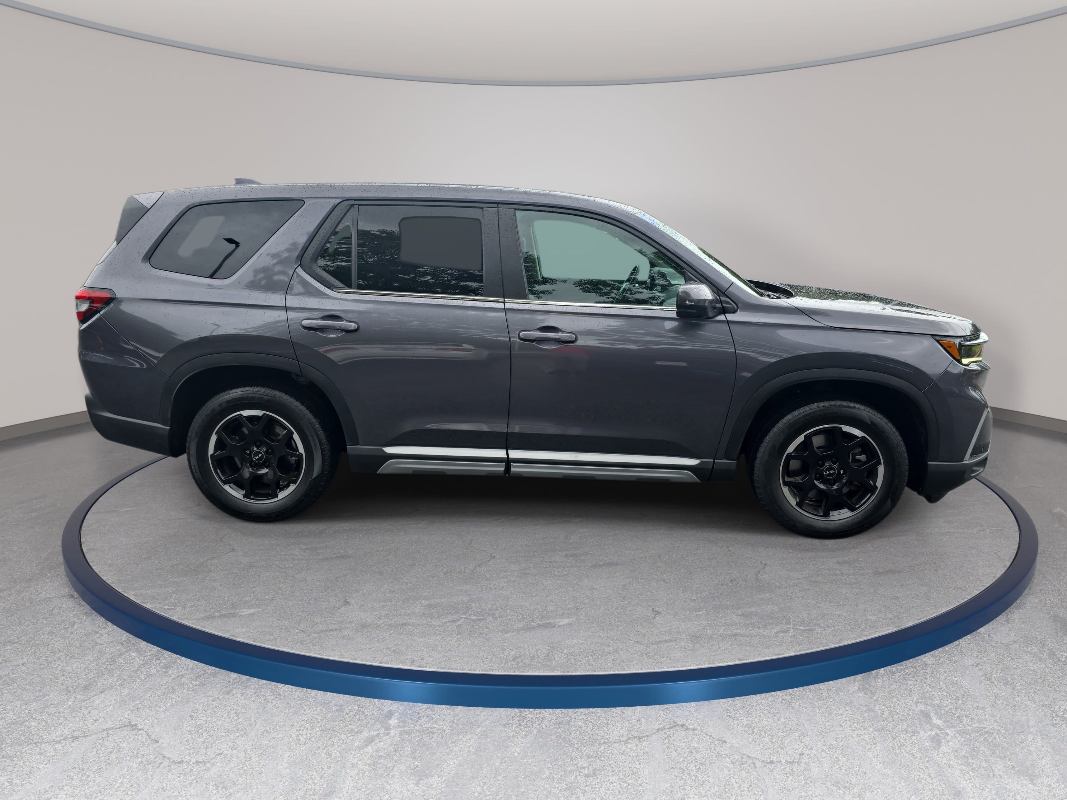 Used 2025 Honda Pilot EX-L image 4