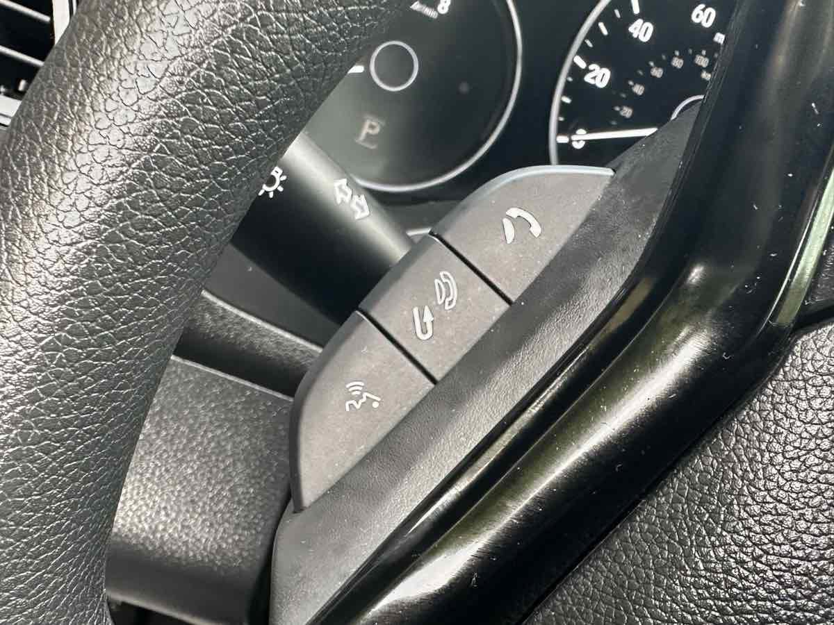 Used 2017 Honda HR-V LX image 29