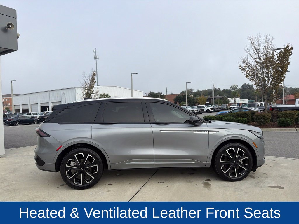 Used 2024 Lincoln Nautilus Reserve w/ Equipment Group 202A AWD/4WD image 2