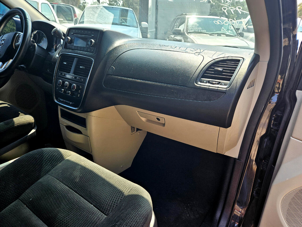 Used 2016 Dodge Grand Caravan SE w/ Quick Order Package 29E SE image 12