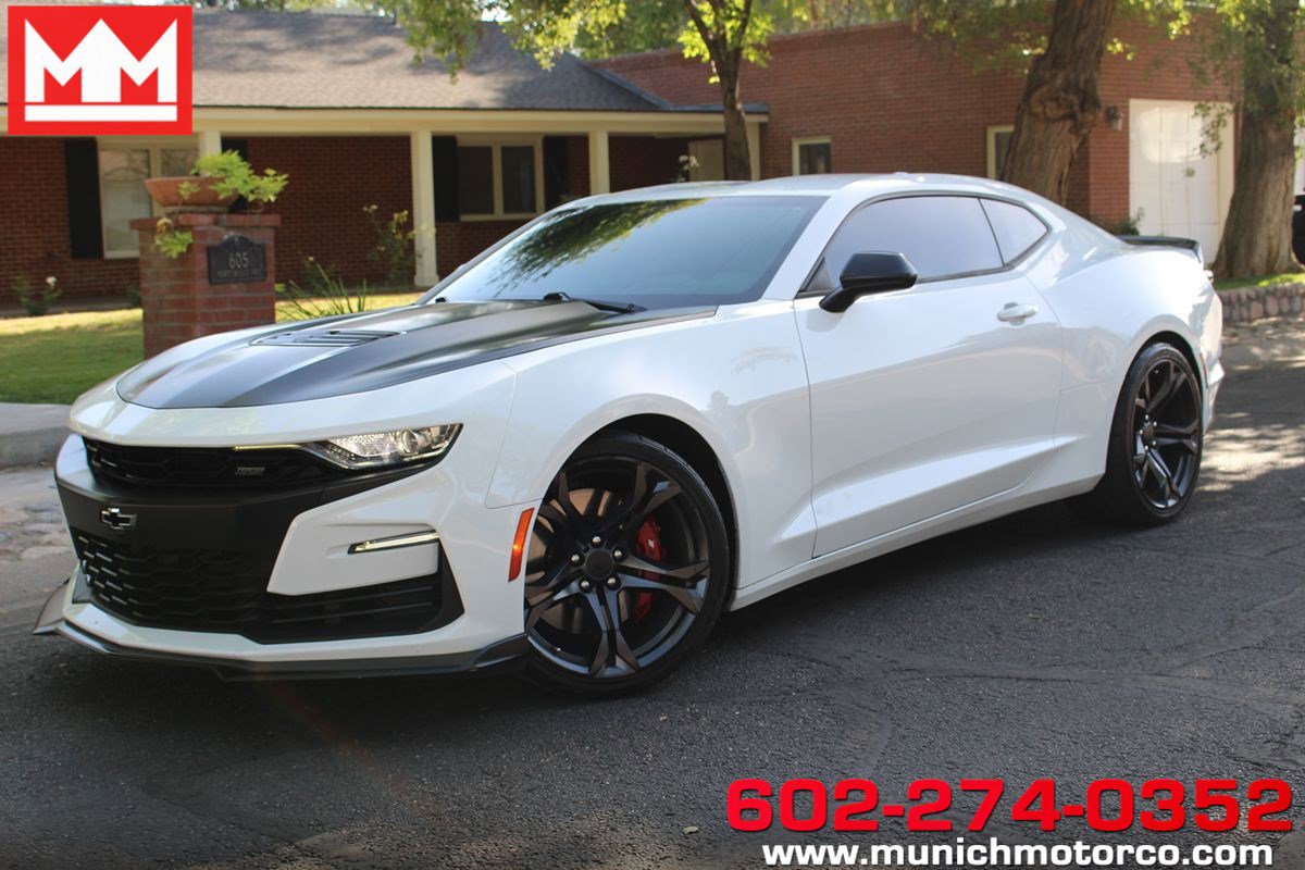 Used 2019 Chevrolet Camaro SS RWD image 1