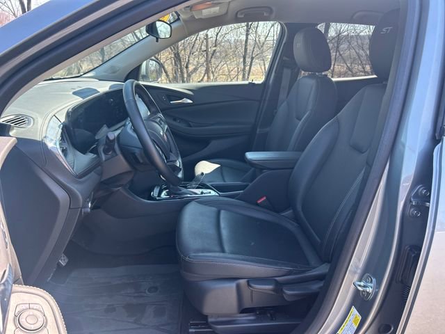 Used 2024 Buick Encore GX Sport Touring w/ Advanced Technology Package image 9