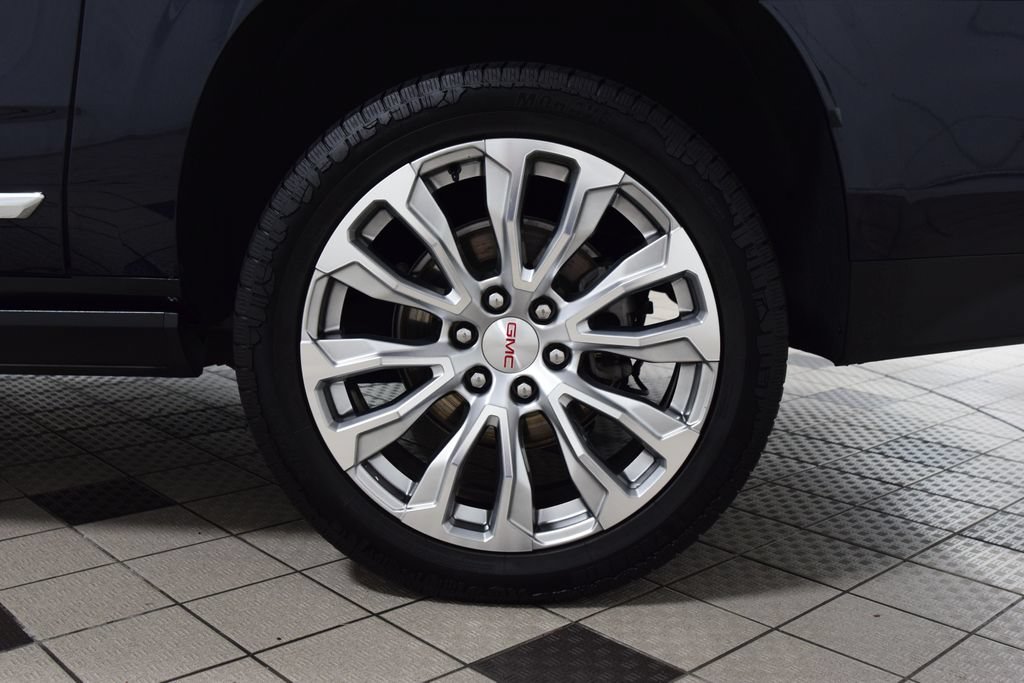 Used 2023 GMC Yukon XL Denali AWD/4WD image 29