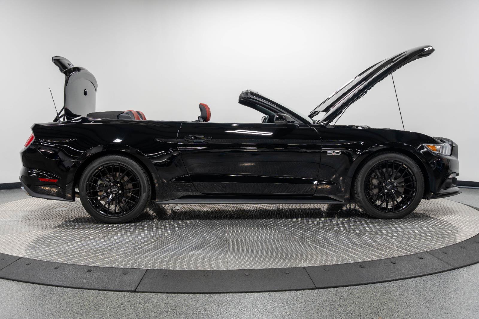 Used 2015 Ford Mustang GT Premium w/ Equipment Group 401A image 30