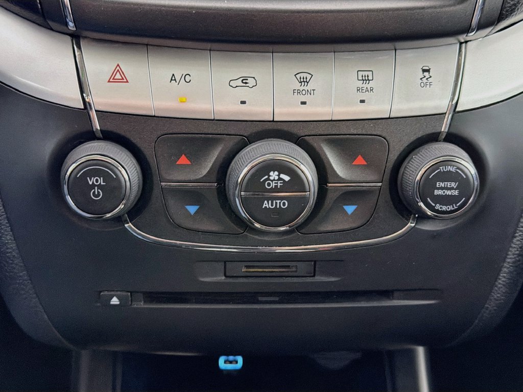 Used 2019 Dodge Journey SE FWD image 16