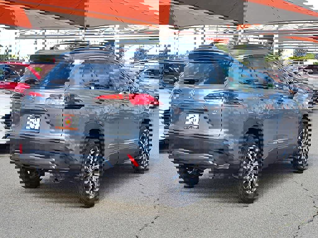 Certified 2024 Toyota Corolla Cross XLE image 4