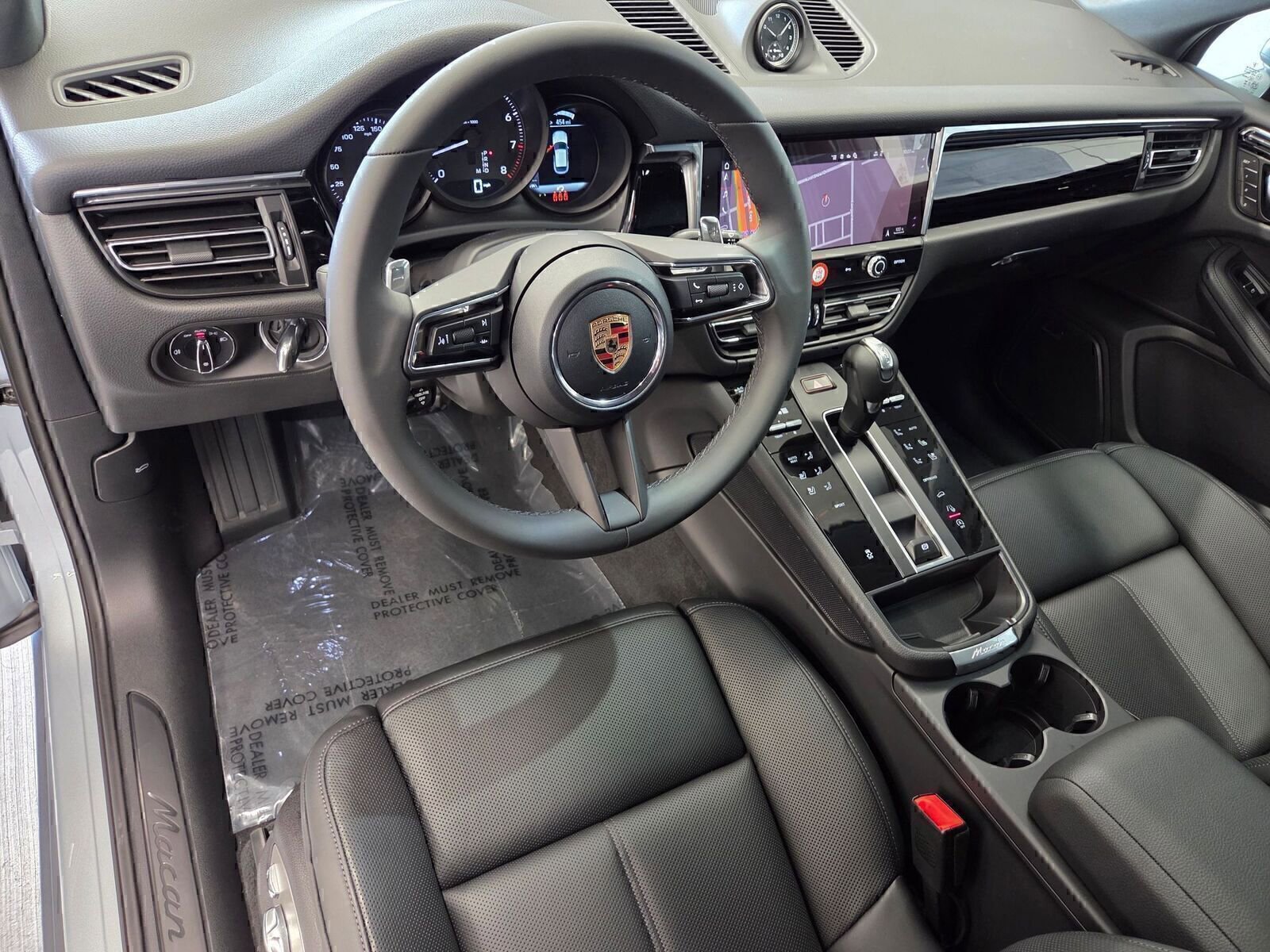 Certified 2026 Porsche Macan image 4