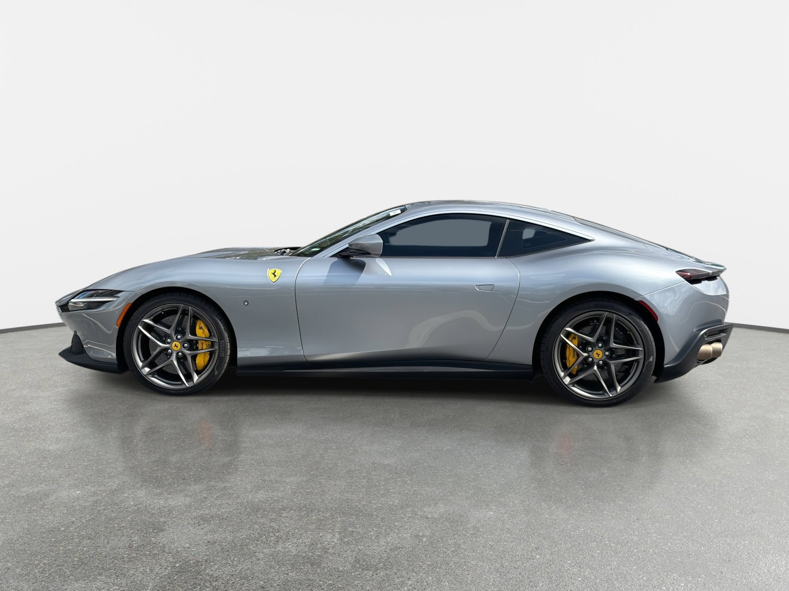 Used 2022 Ferrari Roma image 6