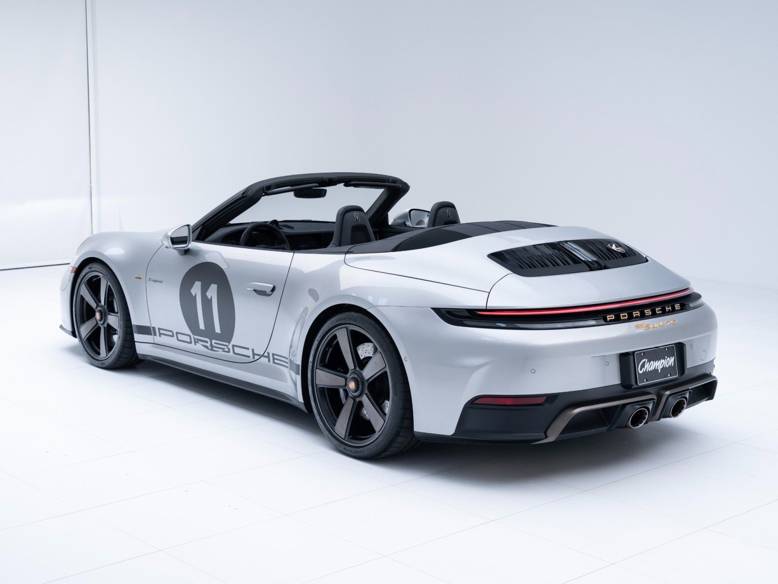 Certified 2026 Porsche 911 GTS image 3