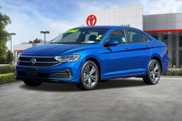 Used 2024 Volkswagen Jetta SE FWD image 9
