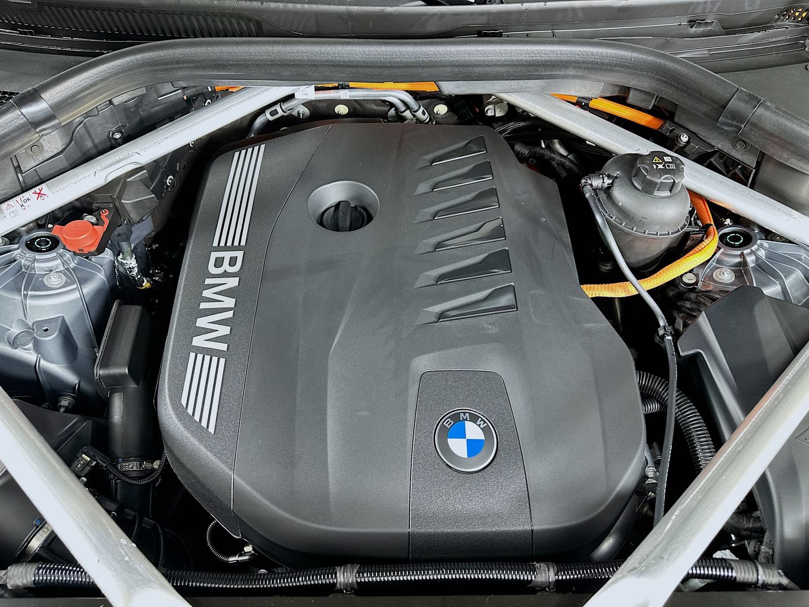 New 2026 BMW X5 xDrive50e w/ Executive Package AWD/4WD image 13