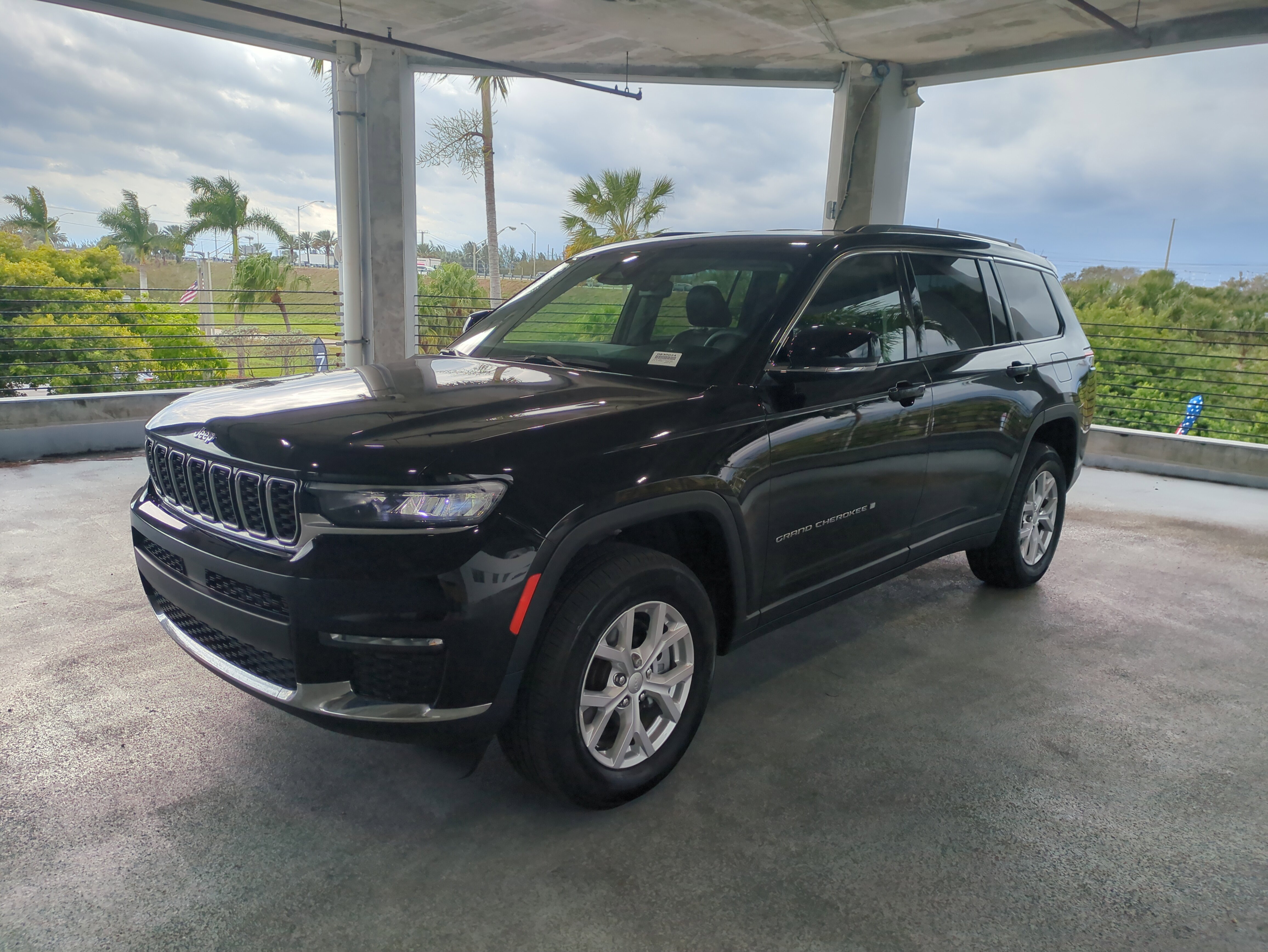 Certified 2023 Jeep Grand Cherokee L Limited image 9
