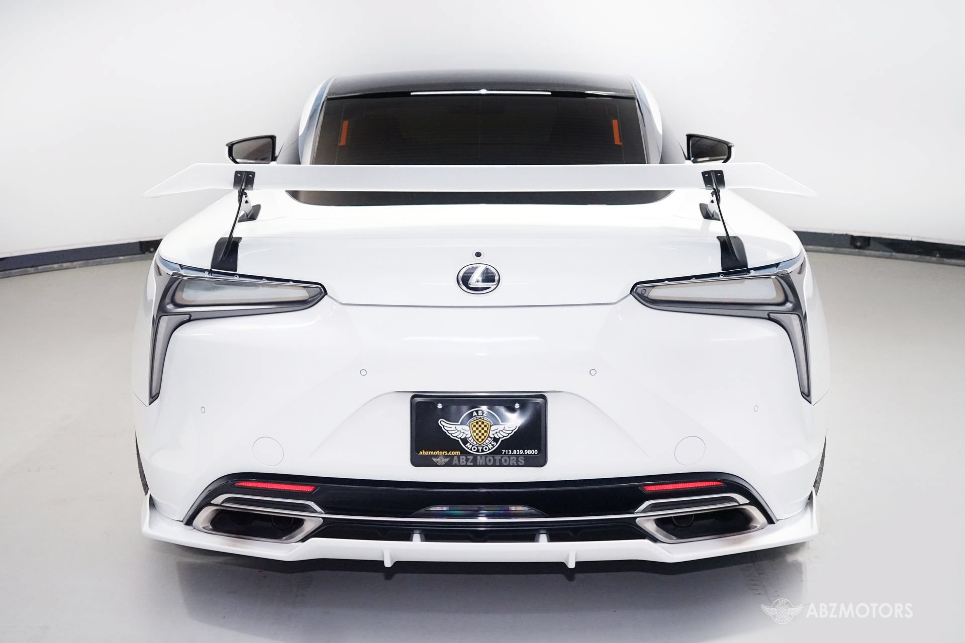Used 2018 Lexus LC 500 Coupe w/ Performance Package RWD image 11