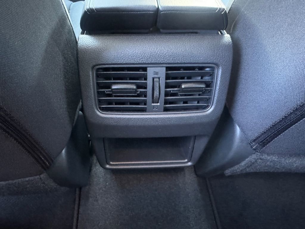 Used 2025 Nissan Rogue S image 11