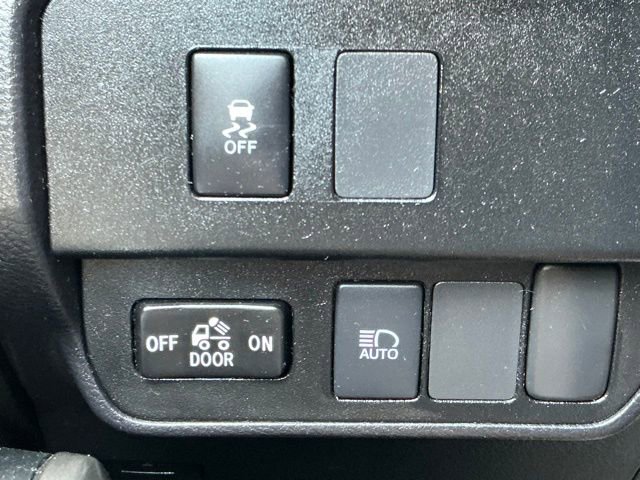 Used 2022 Toyota Tacoma SR5 RWD image 18