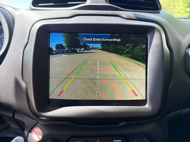 Used 2023 Jeep Renegade Latitude AWD/4WD image 23