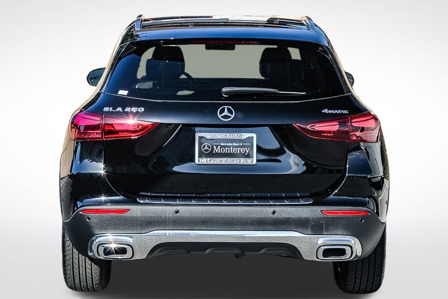 Used 2025 Mercedes-Benz GLA 250 4MATIC image 8